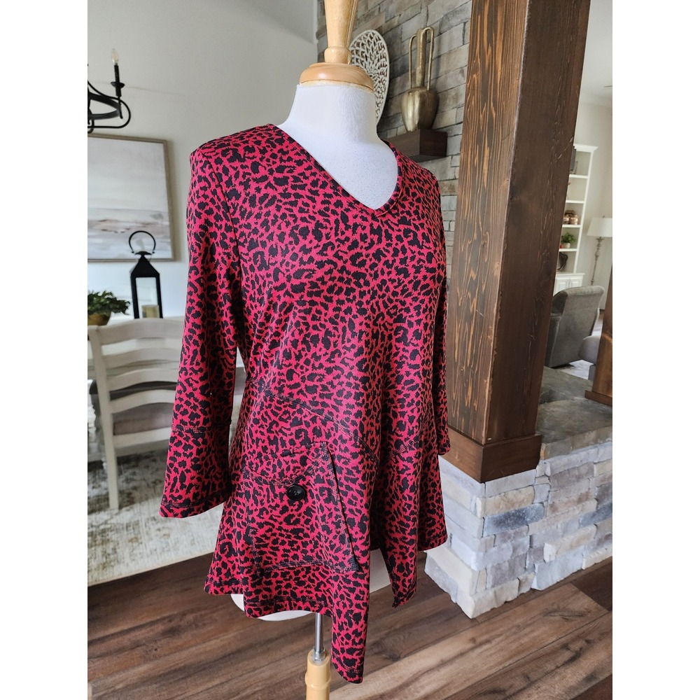 Caleo Red Black Animal Leopard Print Asymmetrical Tunic Top PM Petite Medium